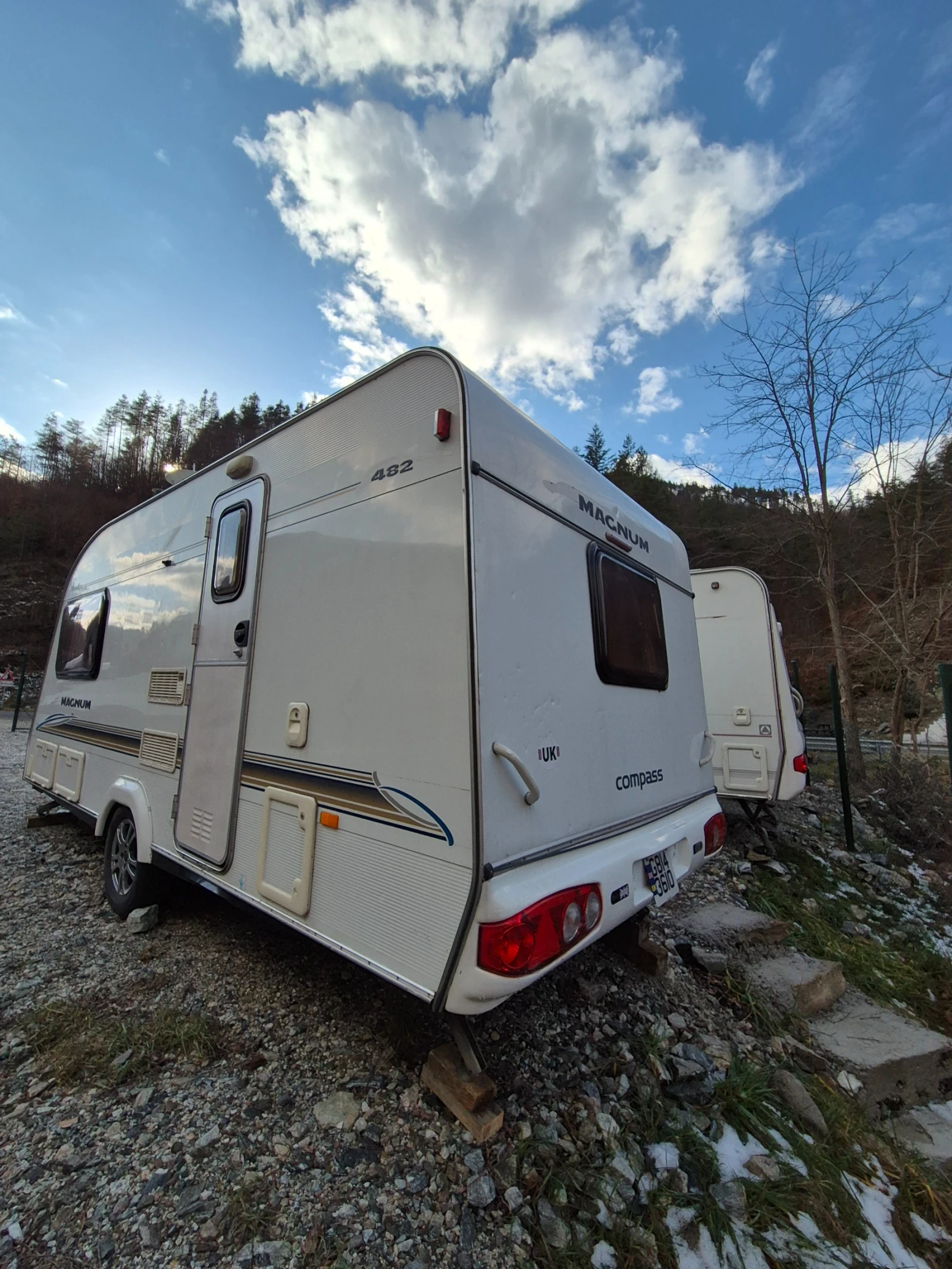 Каравана Compas Corona, снимка 3 - Каравани и кемпери - 54087687