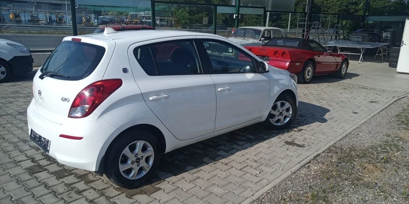 Hyundai I20 1.2 Facelift, снимка 4 - Автомобили и джипове - 47046046