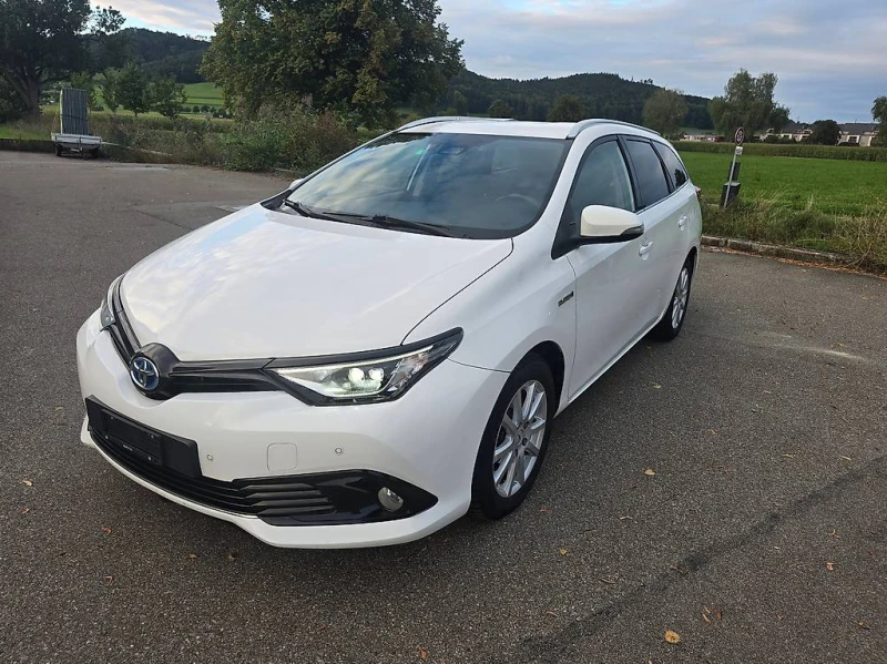 Toyota Auris 1.8 Хибрид-Комби-2 бр, снимка 2 - Автомобили и джипове - 48394767