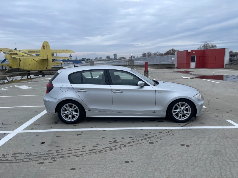 BMW 120 i 150hp 6СКОРОСТИ 4ВРАТИ РЕГИСТРИРАН И ОБСЛУЖЕН, снимка 5 - Автомобили и джипове - 48719373