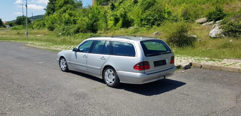 Mercedes-Benz E 320 CDI, снимка 3 - Автомобили и джипове - 49008239