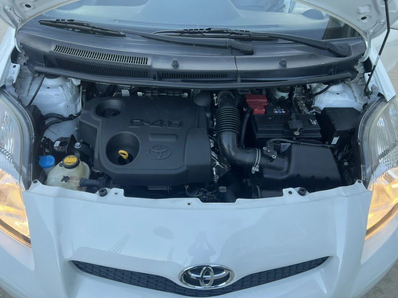 Toyota Yaris 1.4D4D Facelift, снимка 12 - Автомобили и джипове - 49100705