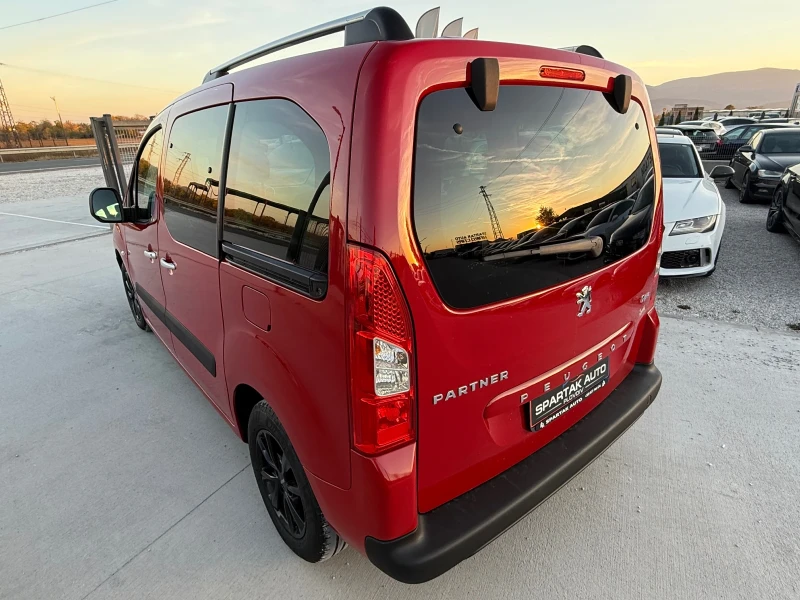 Peugeot Partner 1.6HDI* 2011г* 109к.с* Пътническо* Панорама* , снимка 6 - Автомобили и джипове - 52259622