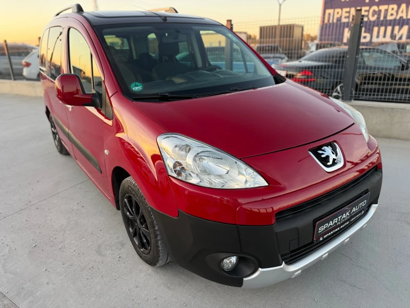 Peugeot Partner 1.6HDI* 2011г* 109к.с* Пътническо* Панорама* , снимка 3 - Автомобили и джипове - 52259622