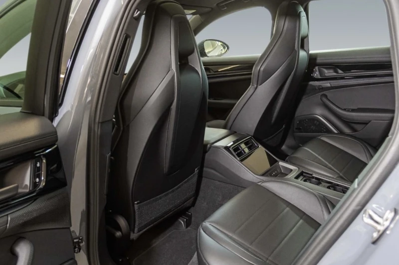 Porsche Panamera 4* E-Hybrid* Bose* Matrix* Head-up, снимка 8 - Автомобили и джипове - 52638120