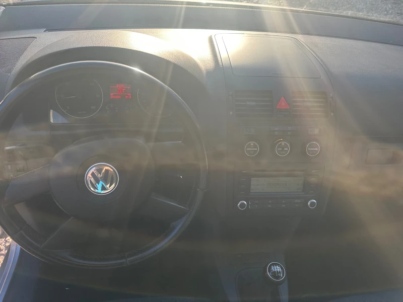 VW Touran 1.9TDI, снимка 11 - Автомобили и джипове - 52746398