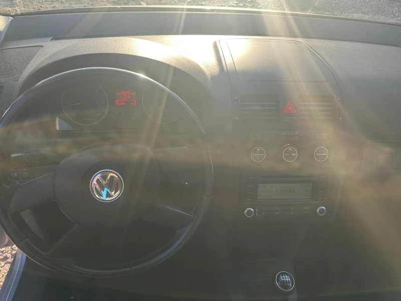 VW Touran 1.9TDI, снимка 10 - Автомобили и джипове - 52746398