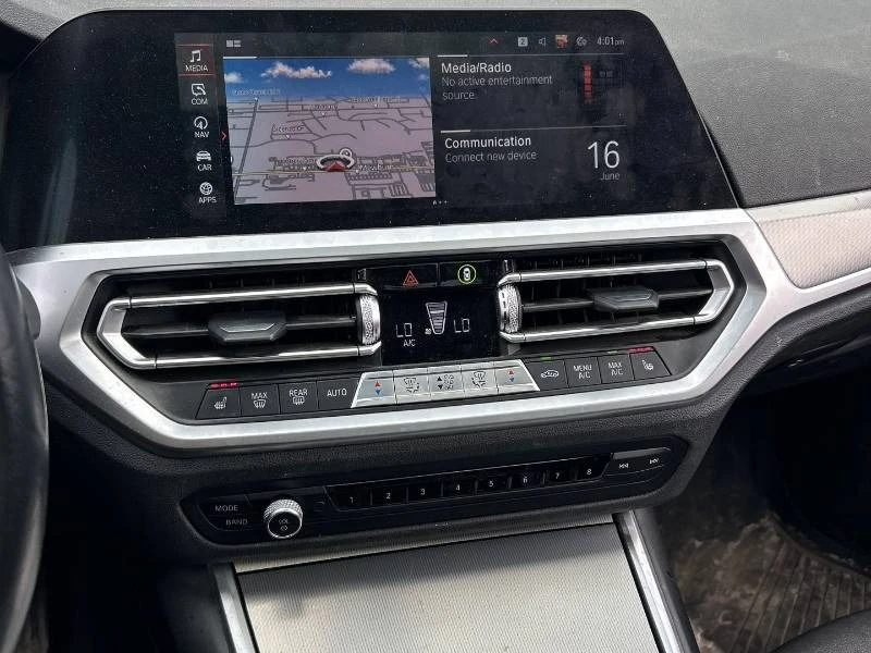BMW 330 * xDrive * ДЖАНТИ С ГУМИ * CARFAX * АВТОКРЕДИТ, снимка 13 - Автомобили и джипове - 55735885