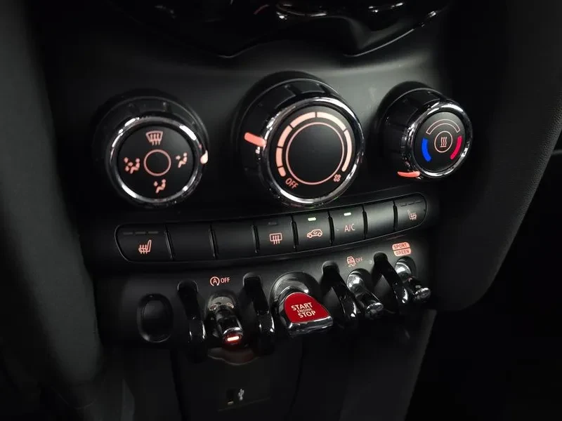 Mini Cooper Basic Model 3Rd Generation, снимка 16 - Автомобили и джипове - 55937454