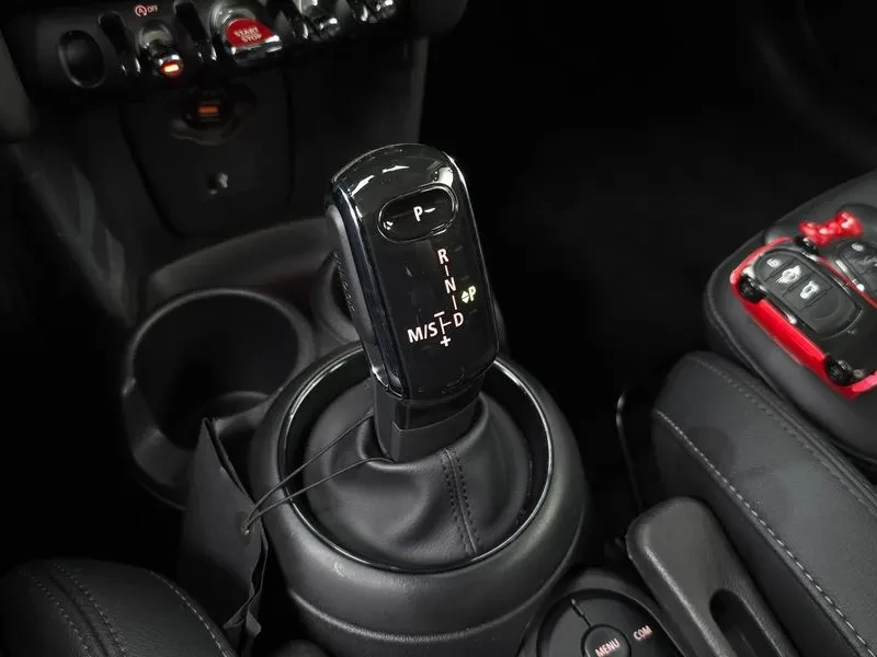 Mini Cooper Basic Model 3Rd Generation, снимка 9 - Автомобили и джипове - 55937454