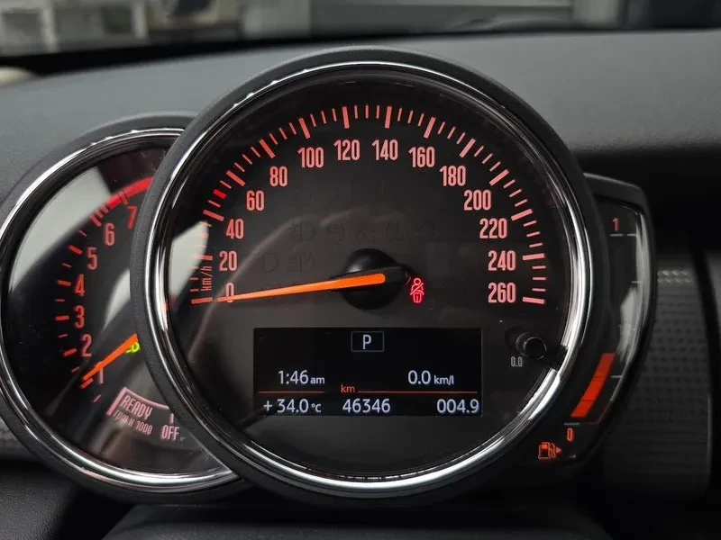 Mini Cooper Basic Model 3Rd Generation, снимка 8 - Автомобили и джипове - 55937454