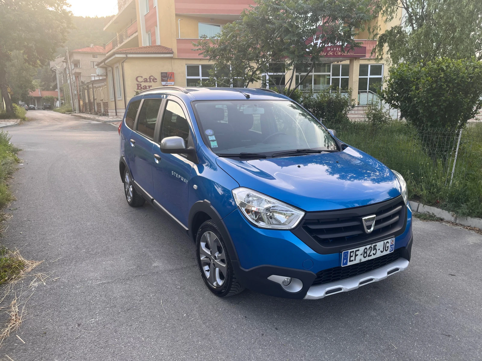 Dacia Lodgy Stepwey 6+ 1 - изображение 2