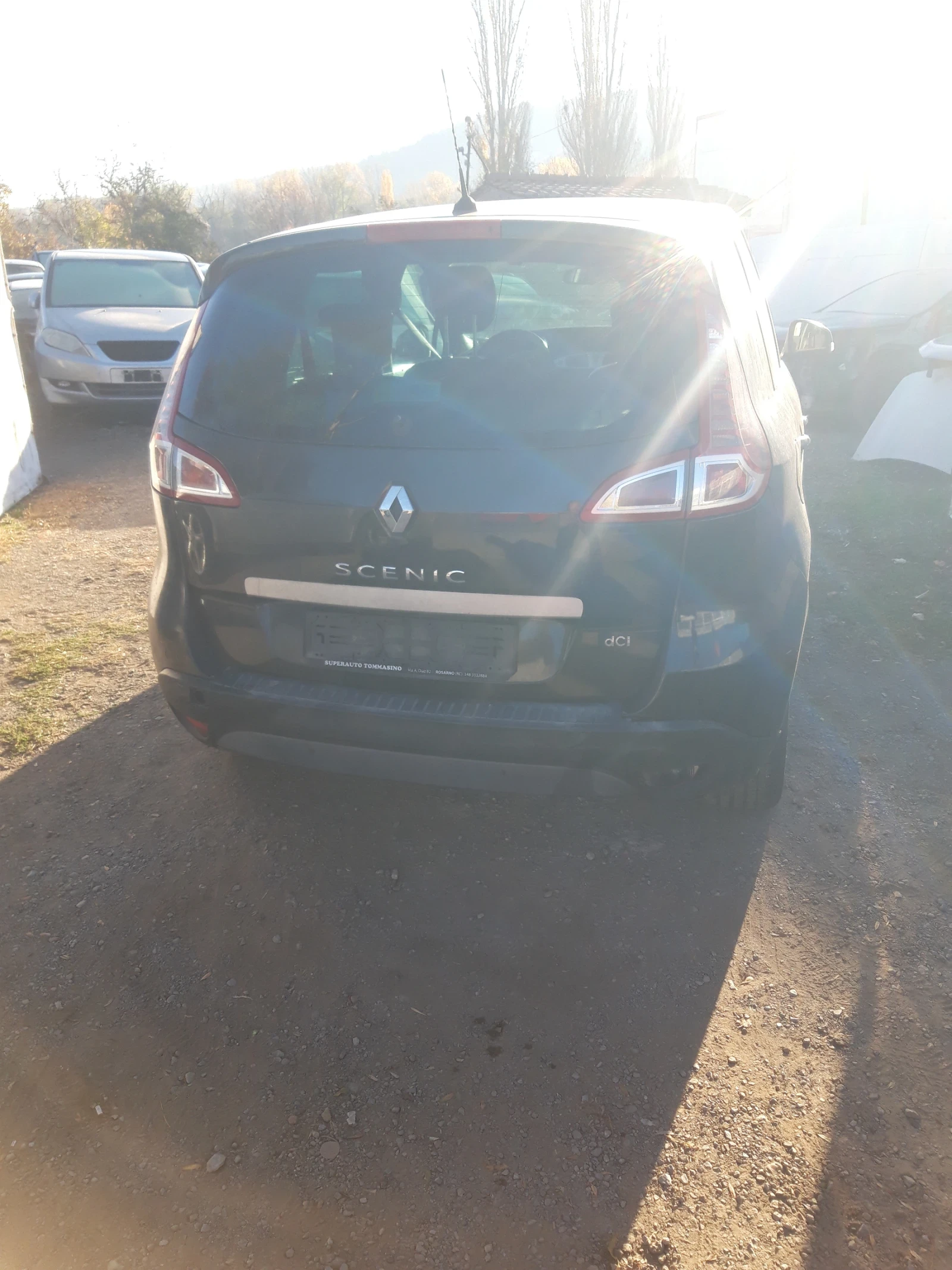 Renault Scenic 2.0dci.НА ЧАСТИ  - изображение 4