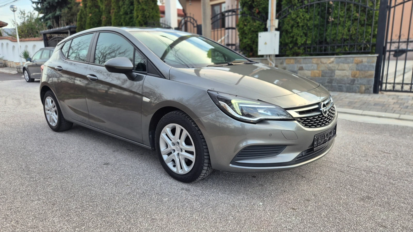 Opel Astra 1.6CDTI - изображение 2