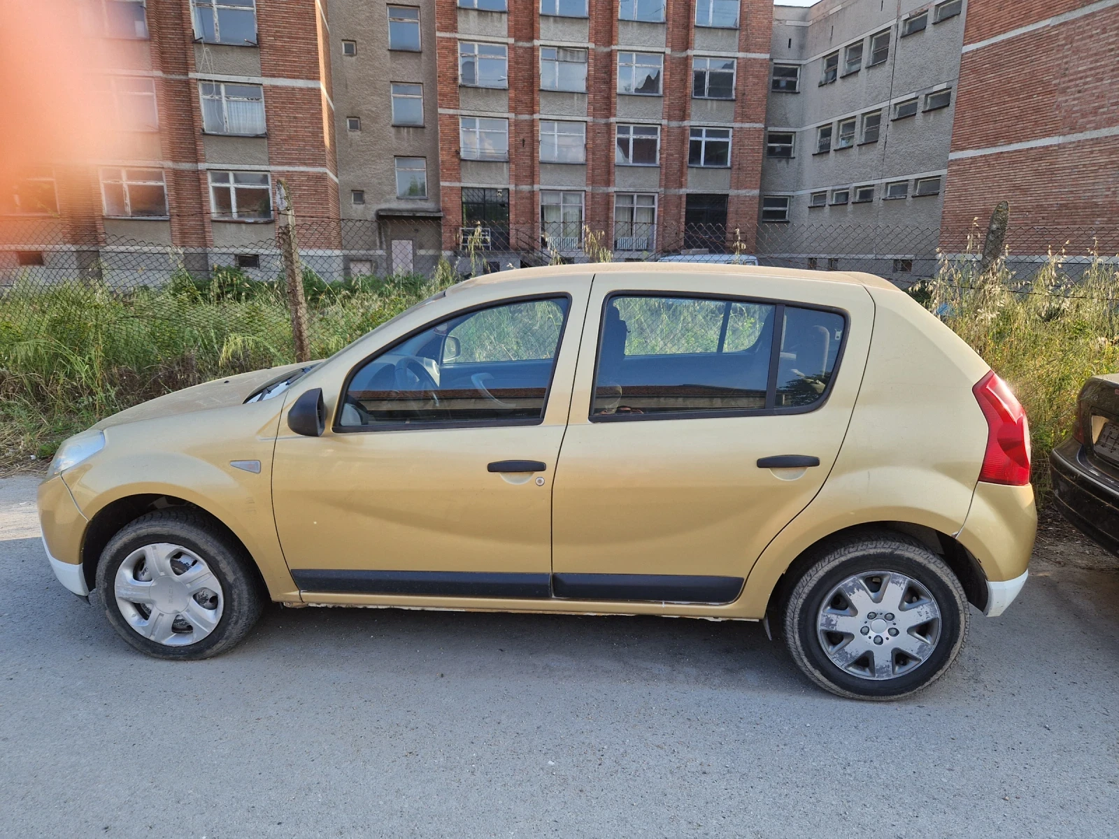 Dacia Sandero  - изображение 2