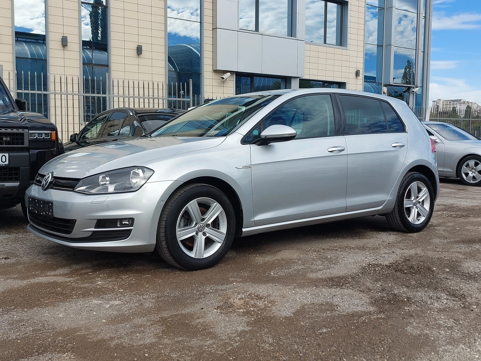 VW Golf 1.4TGi 110коняAUTOMATIC NAVI CAMERA TOP ИЗПЪЛНЕНИЕ - изображение 3