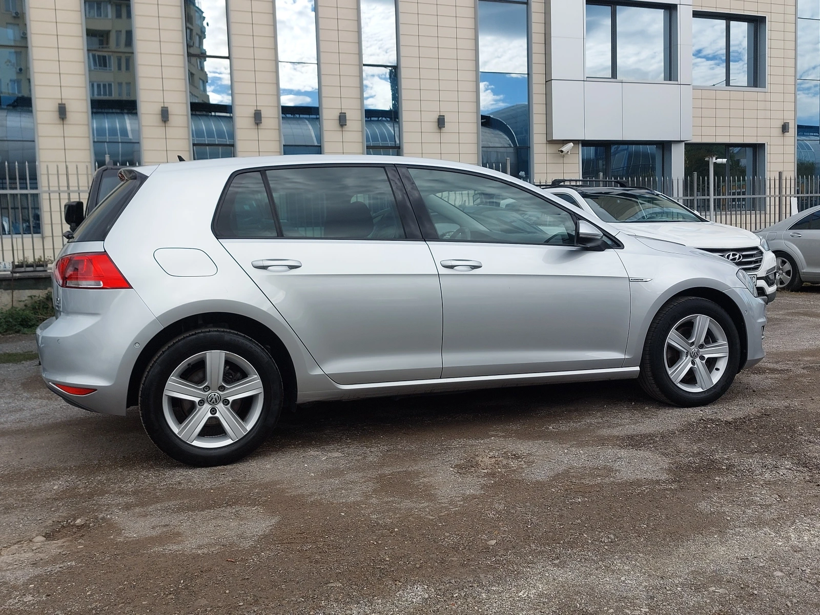 VW Golf 1.4TGi 110коняAUTOMATIC NAVI CAMERA TOP ИЗПЪЛНЕНИЕ - изображение 10