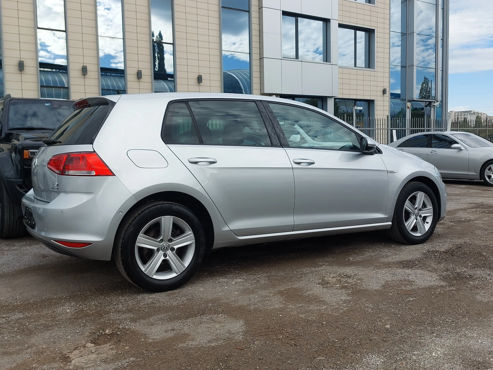 VW Golf 1.4TGi 110коняAUTOMATIC NAVI CAMERA TOP ИЗПЪЛНЕНИЕ - изображение 9