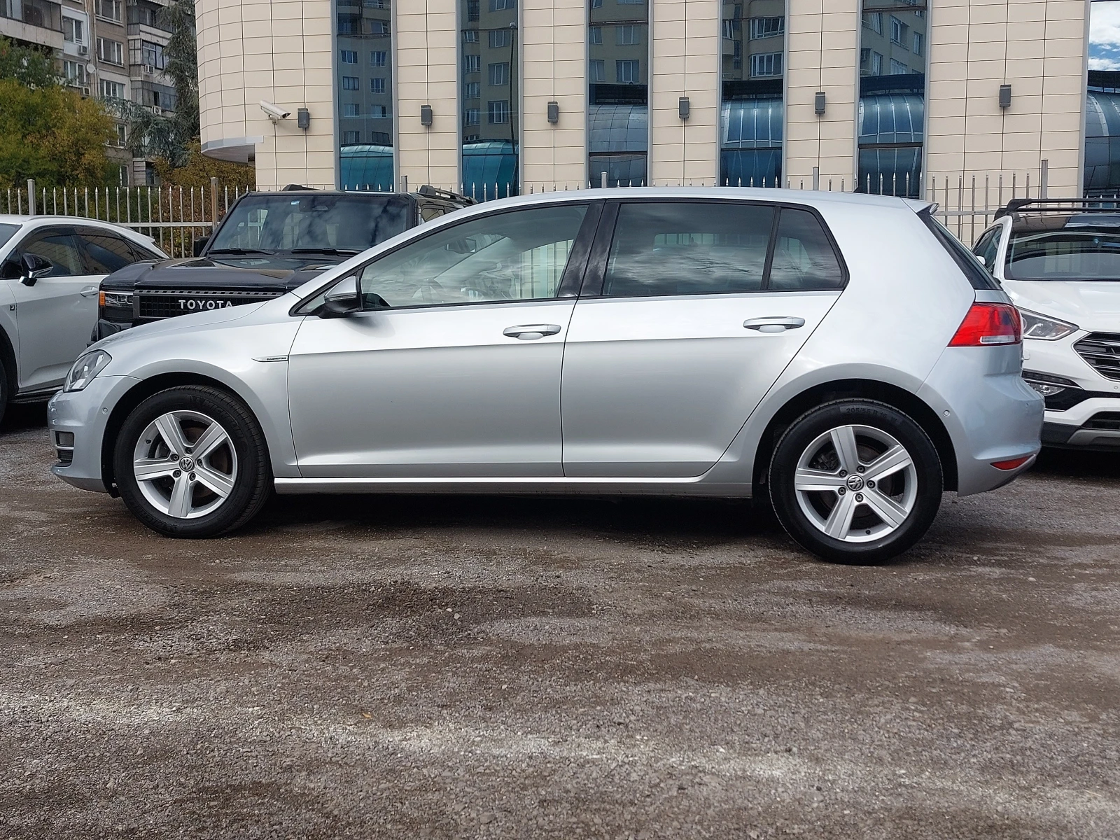 VW Golf 1.4TGi 110коняAUTOMATIC NAVI CAMERA TOP ИЗПЪЛНЕНИЕ - изображение 5