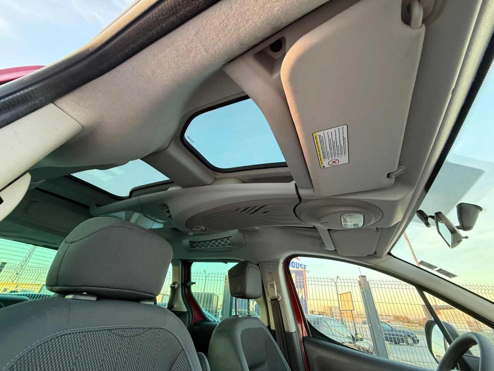 Peugeot Partner 1.6HDI* 2011г* 109к.с* Пътническо* Панорама*  - изображение 9