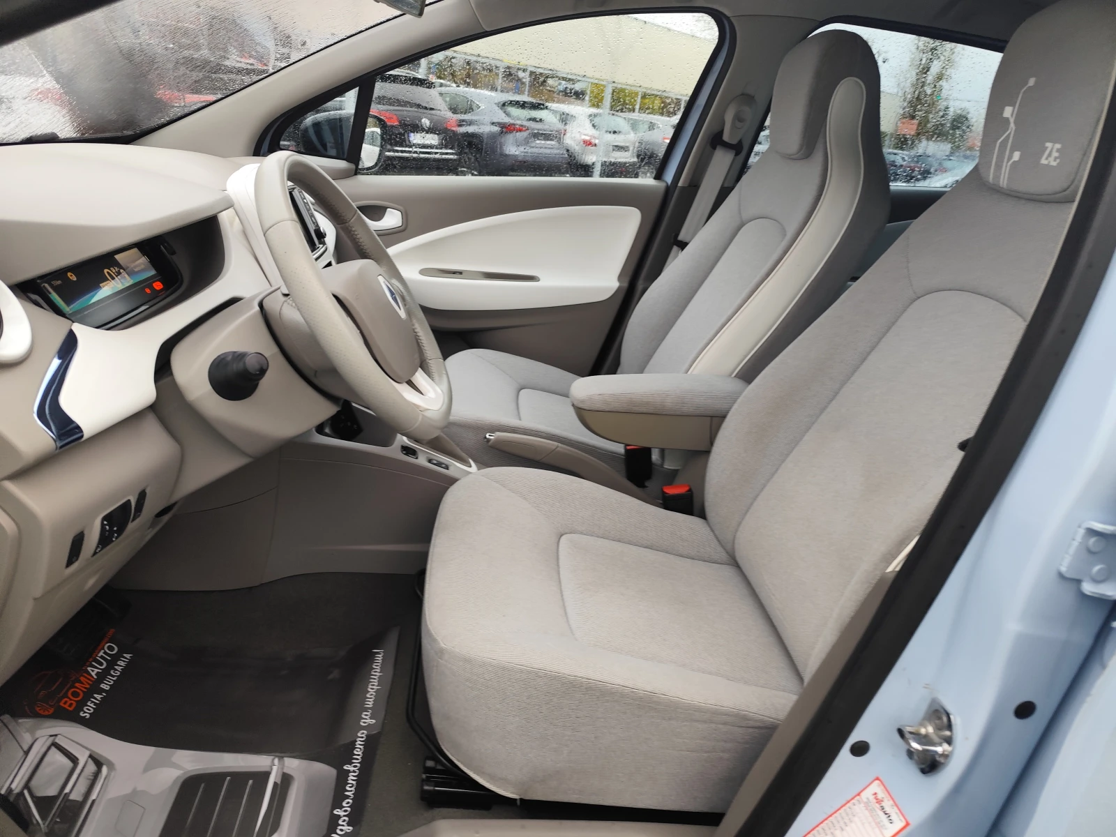 Renault Zoe LED* NAVI* 43KWh* 150km*  - изображение 6