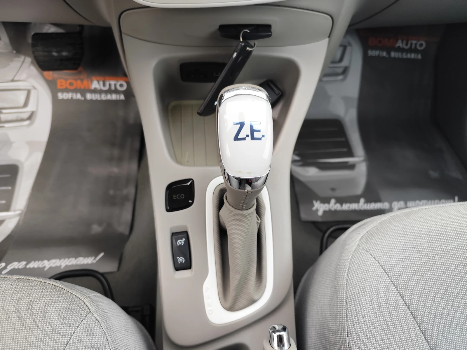 Renault Zoe LED* NAVI* 43KWh* 150km*  - изображение 10