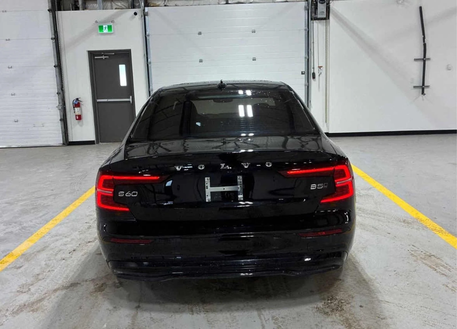 Volvo S60 Plus Dark Theme АВТО КРЕДИТ, снимка 8 - Автомобили и джипове - 53956267