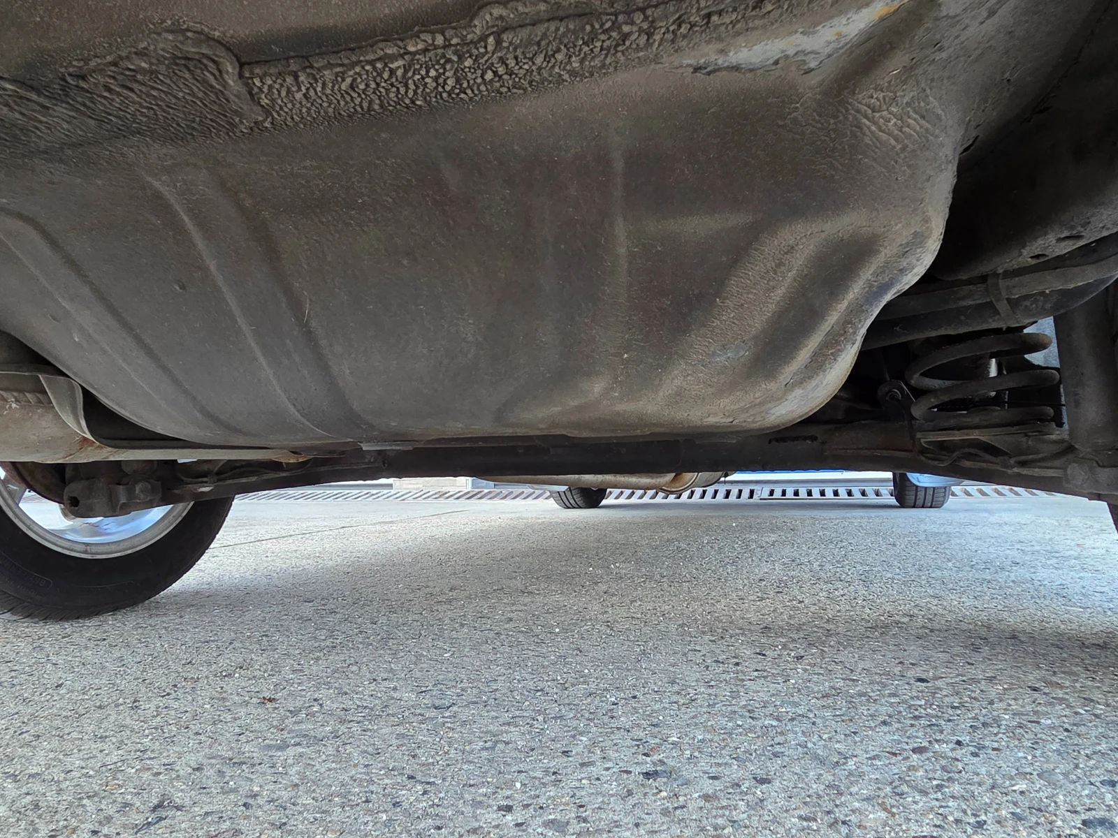 Opel Kadett 1.3i/СЕДАН/ГАРАЖЕН/УНИКАТ, снимка 16 - Автомобили и джипове - 54009938