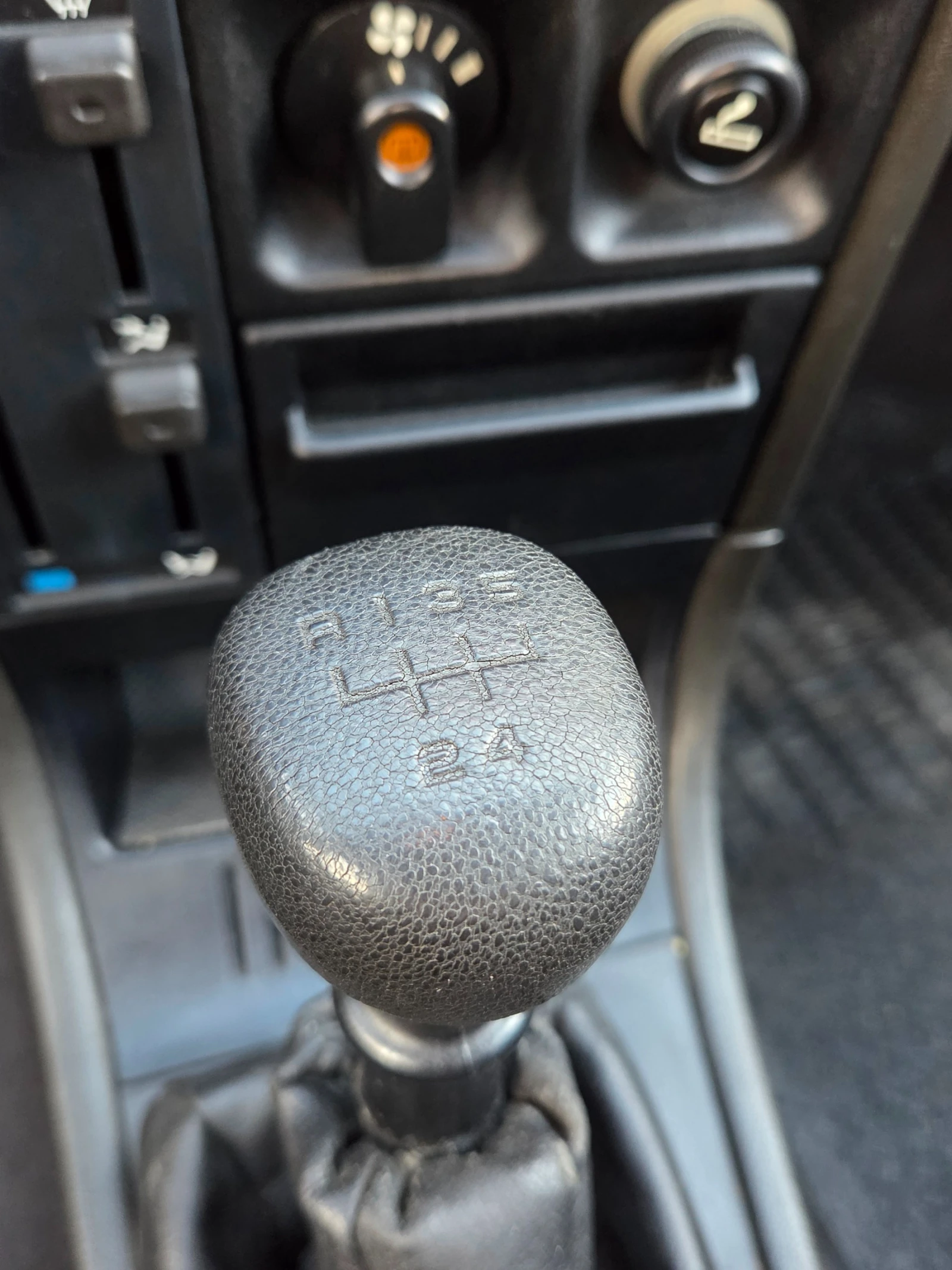 Opel Kadett 1.3i/СЕДАН/ГАРАЖЕН/УНИКАТ, снимка 15 - Автомобили и джипове - 54009938