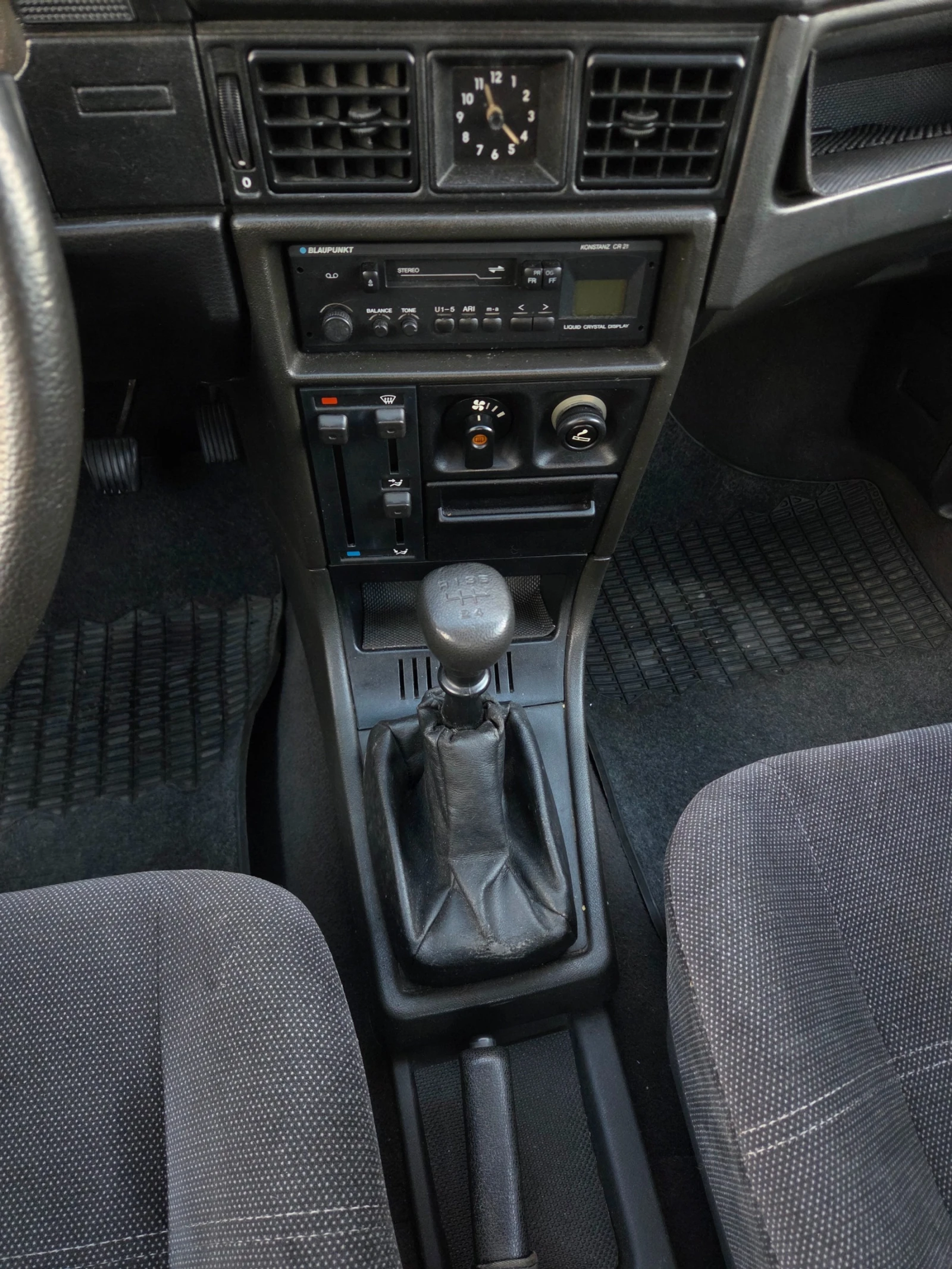 Opel Kadett 1.3i/СЕДАН/ГАРАЖЕН/УНИКАТ, снимка 14 - Автомобили и джипове - 54009938