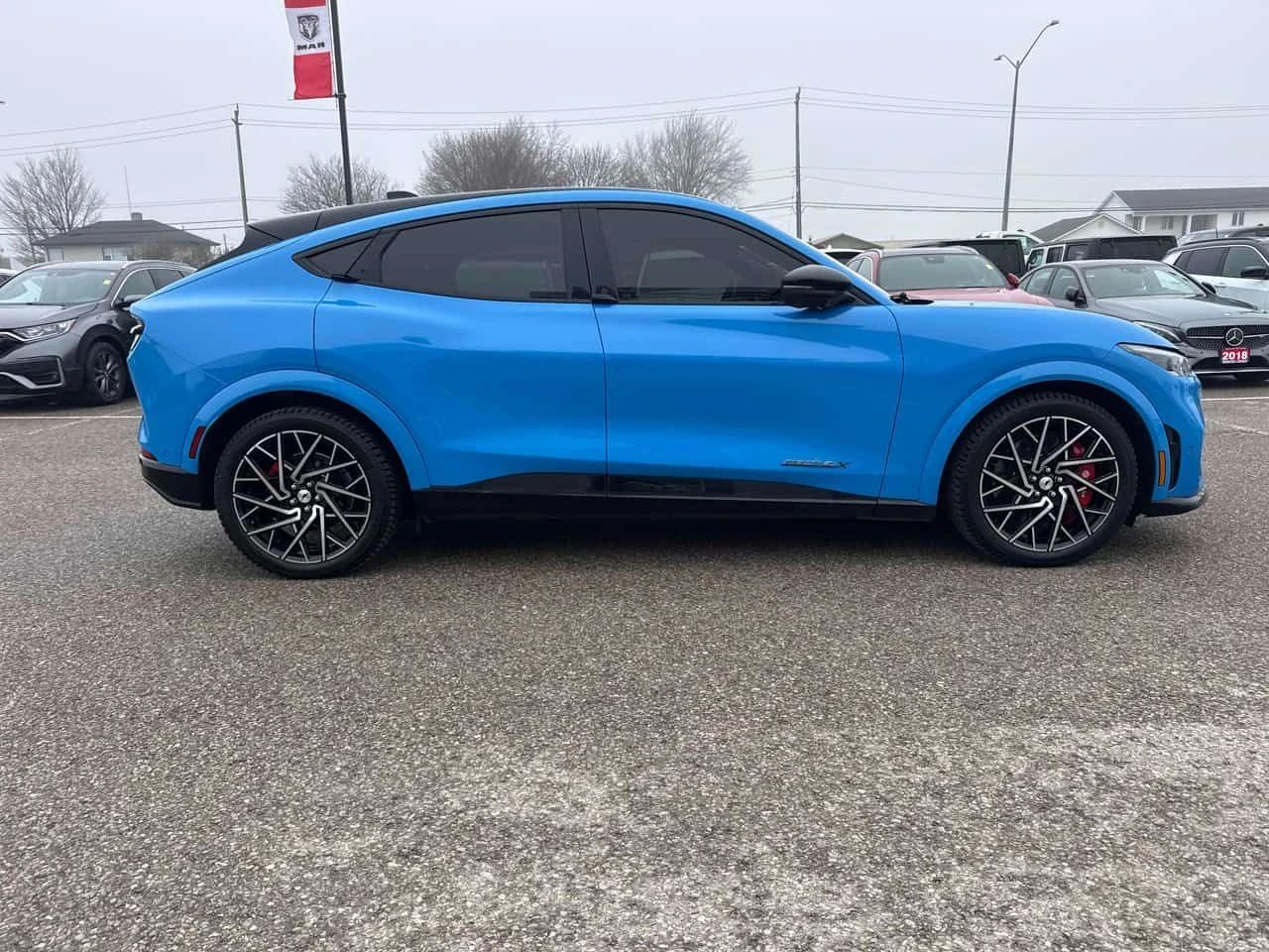 Ford Mustang Mach-E * GT Performance Edition* 2 КЛЮЧА* PANO* KEYLESS* , снимка 3 - Автомобили и джипове - 54088288