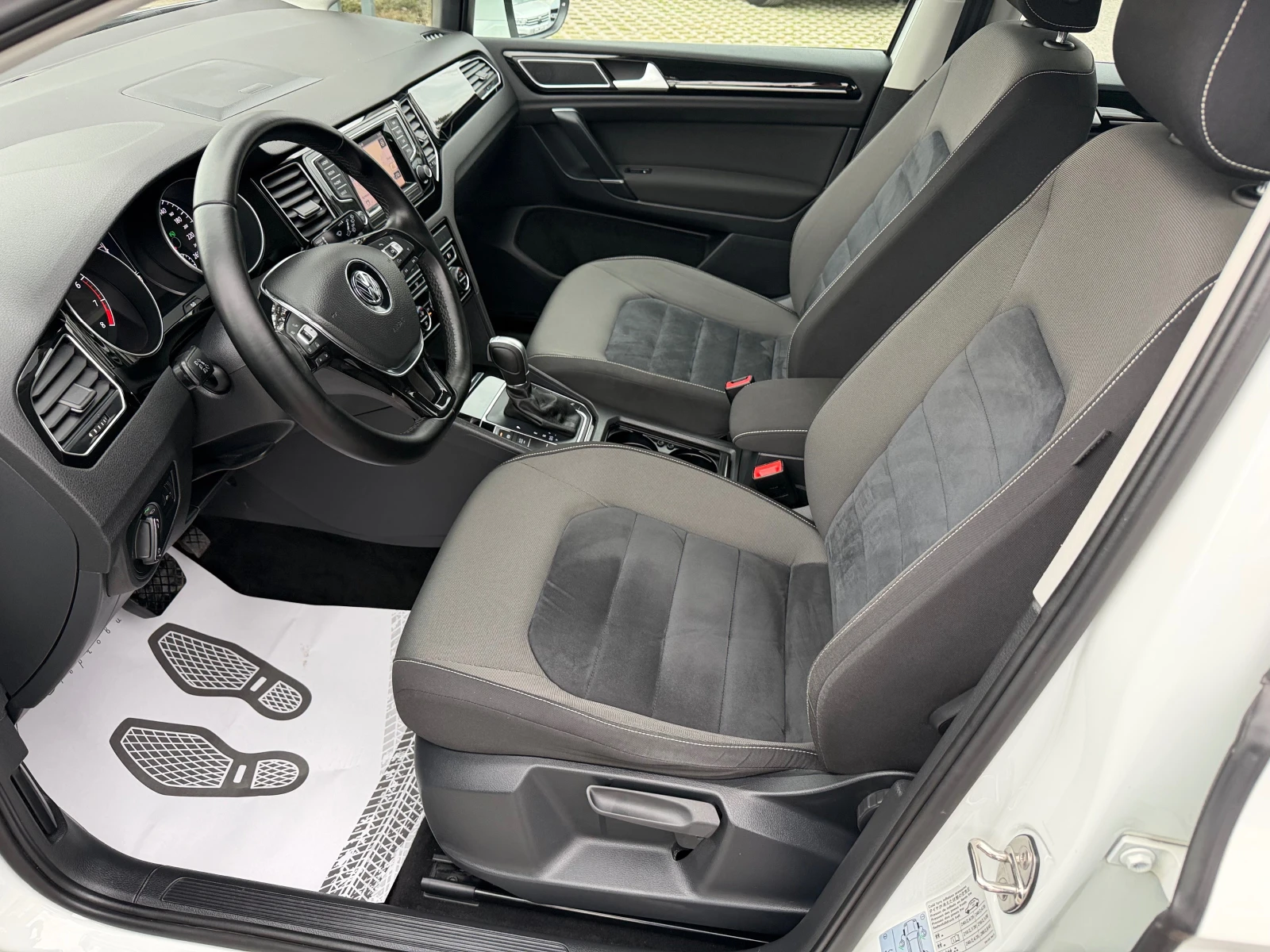 VW Sportsvan 1.4 TSI AVT NAVI, снимка 9 - Автомобили и джипове - 54195654