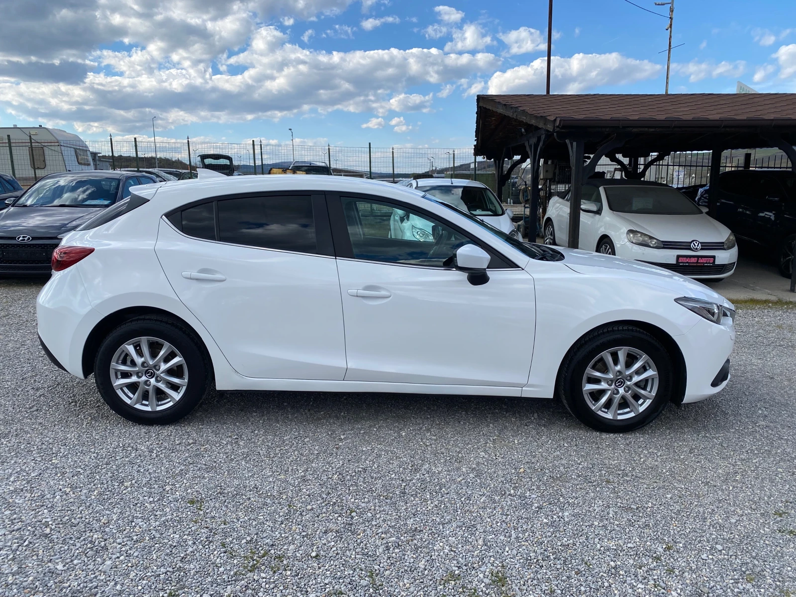 Mazda 3 1.5 DIZEL Skyactiv, снимка 4 - Автомобили и джипове - 54224345