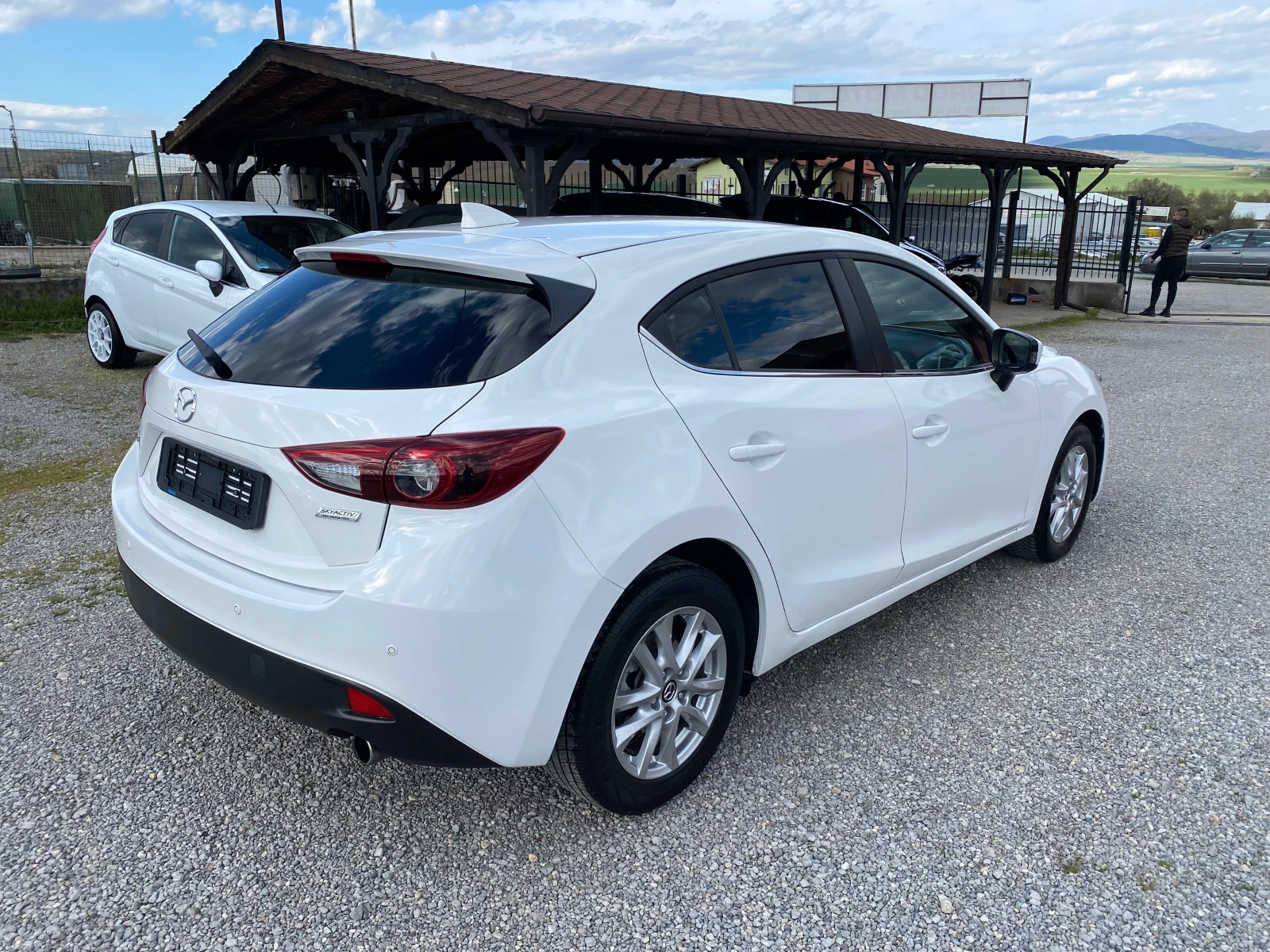 Mazda 3 1.5 DIZEL Skyactiv, снимка 5 - Автомобили и джипове - 54224345