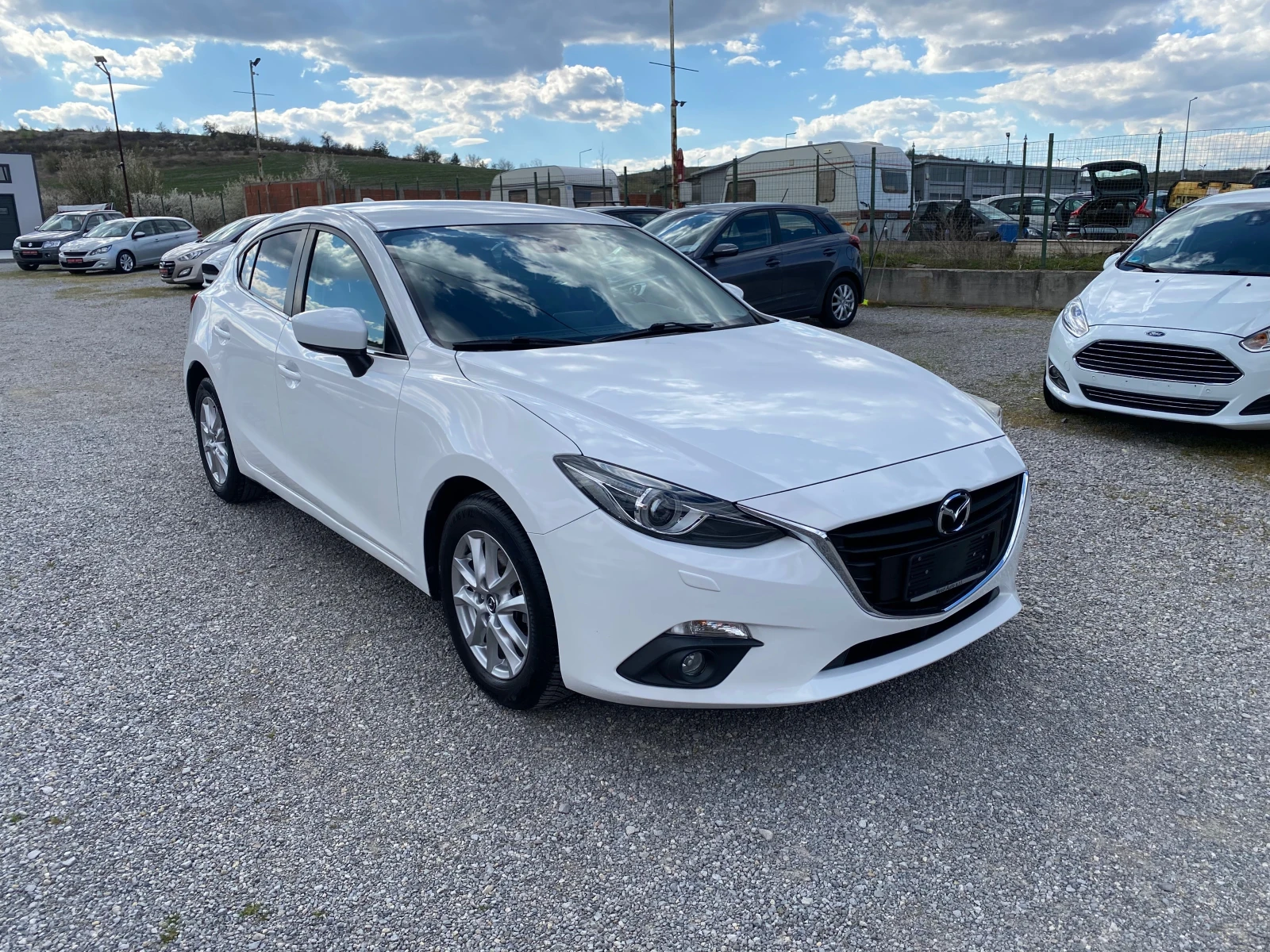 Mazda 3 1.5 DIZEL Skyactiv, снимка 3 - Автомобили и джипове - 54224345