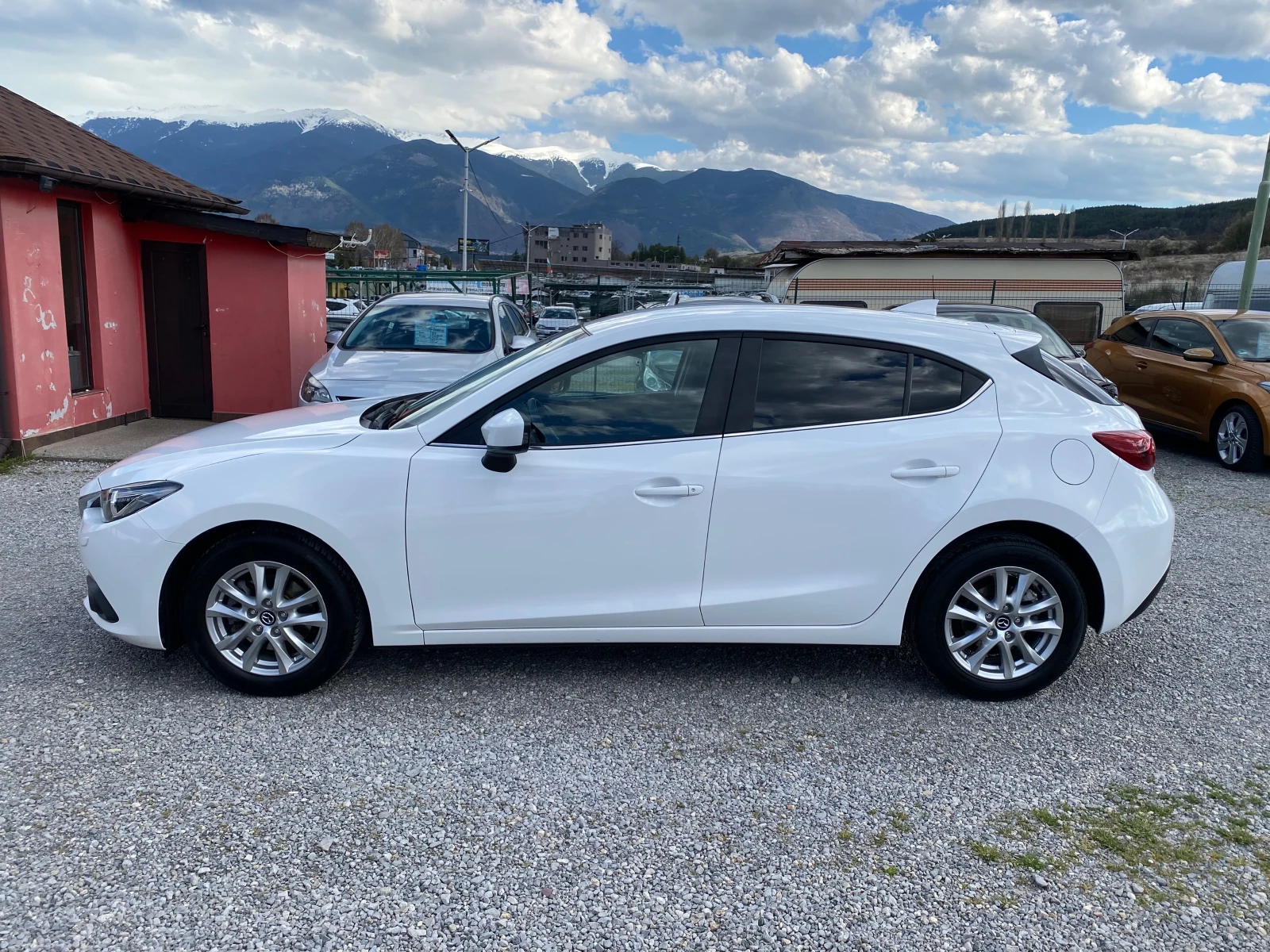 Mazda 3 1.5 DIZEL Skyactiv, снимка 8 - Автомобили и джипове - 54224345