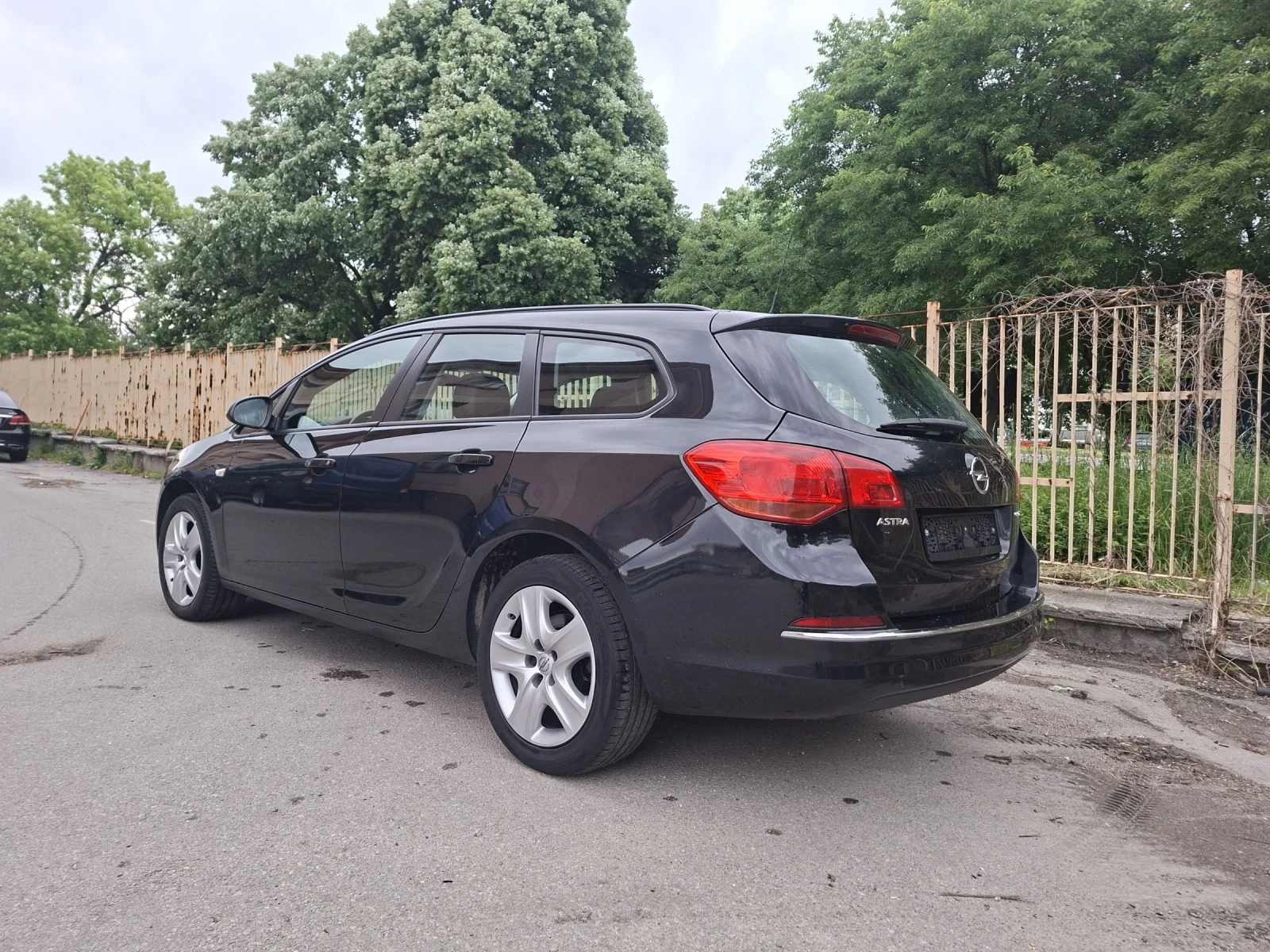 Opel Astra 1.6 CDTI, снимка 7 - Автомобили и джипове - 54576414
