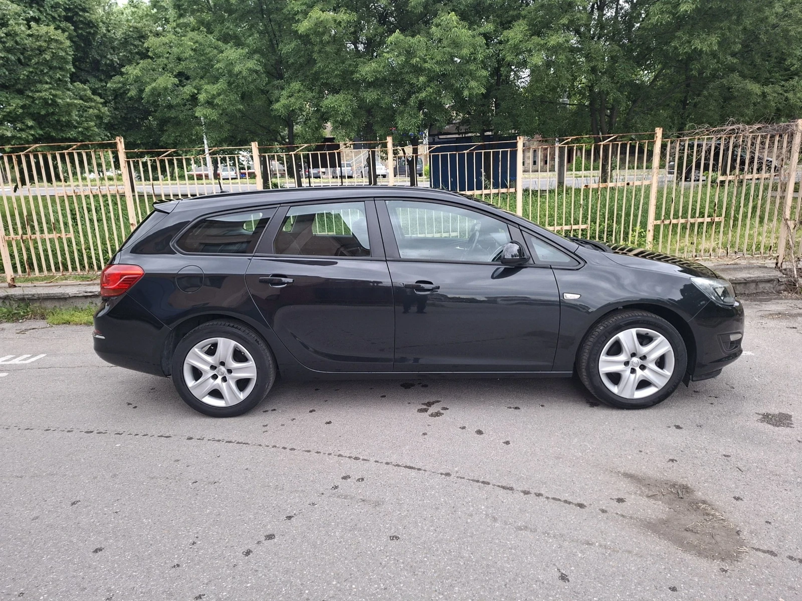 Opel Astra 1.6 CDTI, снимка 2 - Автомобили и джипове - 54576414