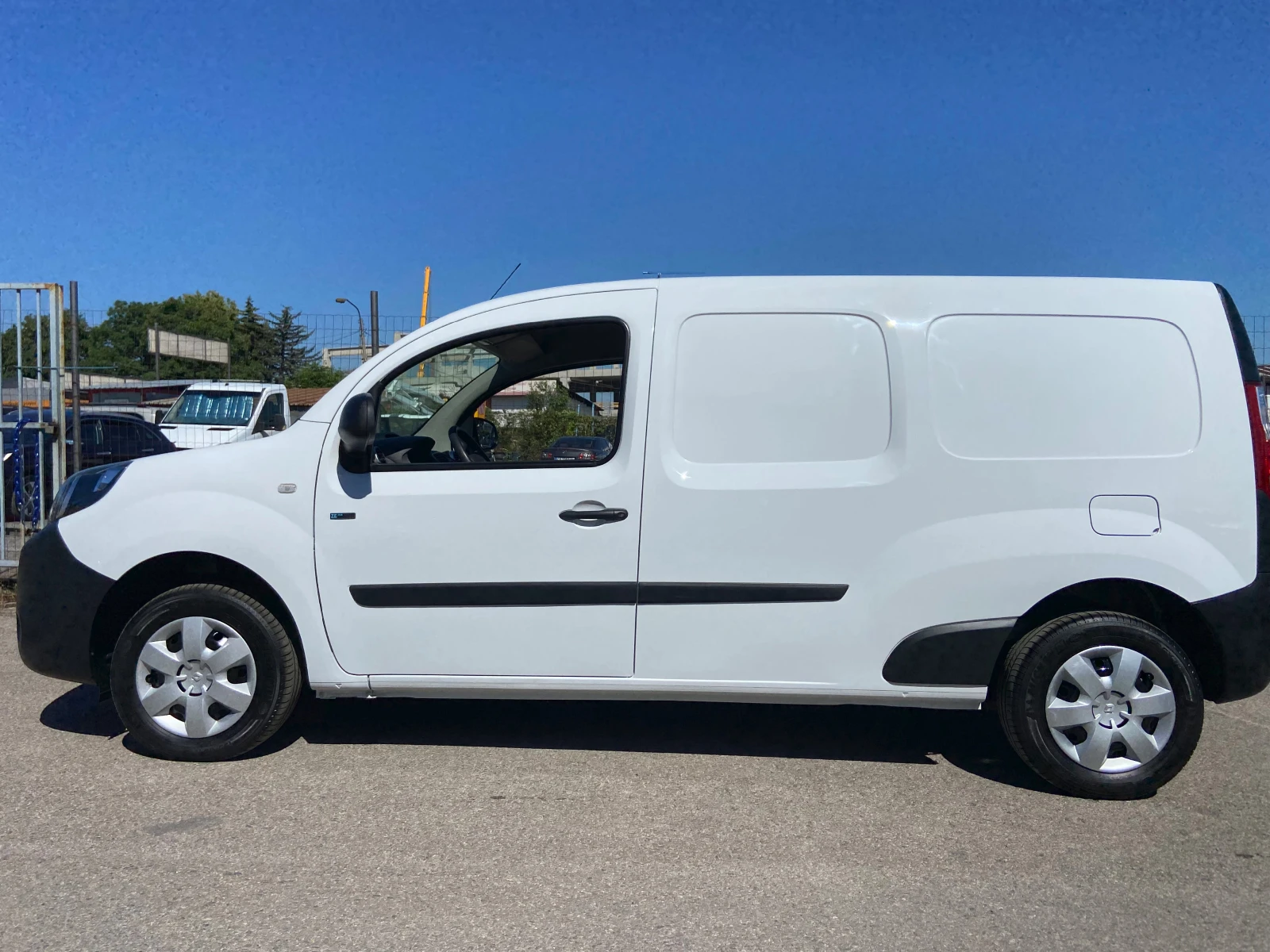 Renault Kangoo Z.E.33kWh-13700км!!!, снимка 2 - Автомобили и джипове - 54916305