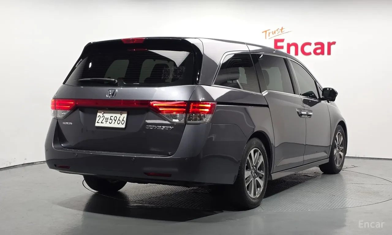 Honda Odyssey 3.5 V6 i-VTEC * 7 МЕСТА * СИВ КОЖЕН САЛОН * КАМЕРА, снимка 15 - Автомобили и джипове - 55437638