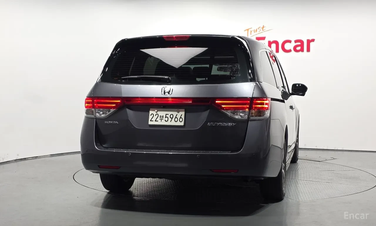Honda Odyssey 3.5 V6 i-VTEC * 7 МЕСТА * СИВ КОЖЕН САЛОН * КАМЕРА, снимка 16 - Автомобили и джипове - 55437638