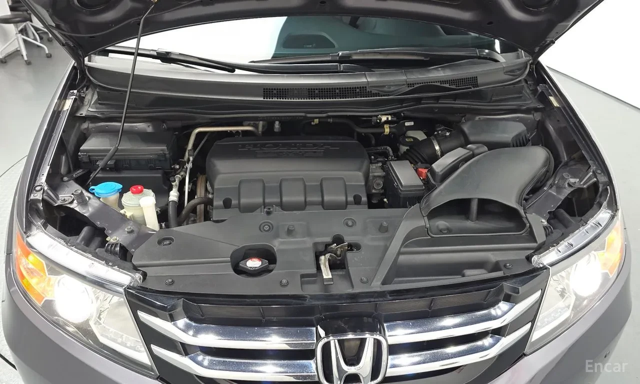 Honda Odyssey 3.5 V6 i-VTEC * 7 МЕСТА * СИВ КОЖЕН САЛОН * КАМЕРА, снимка 17 - Автомобили и джипове - 55437638