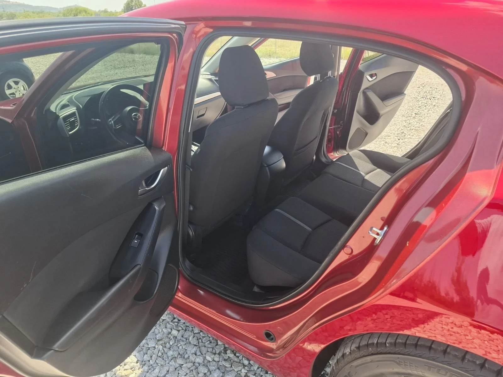 Mazda 3 2.0i avt kli navi FEIS, снимка 10 - Автомобили и джипове - 55557655