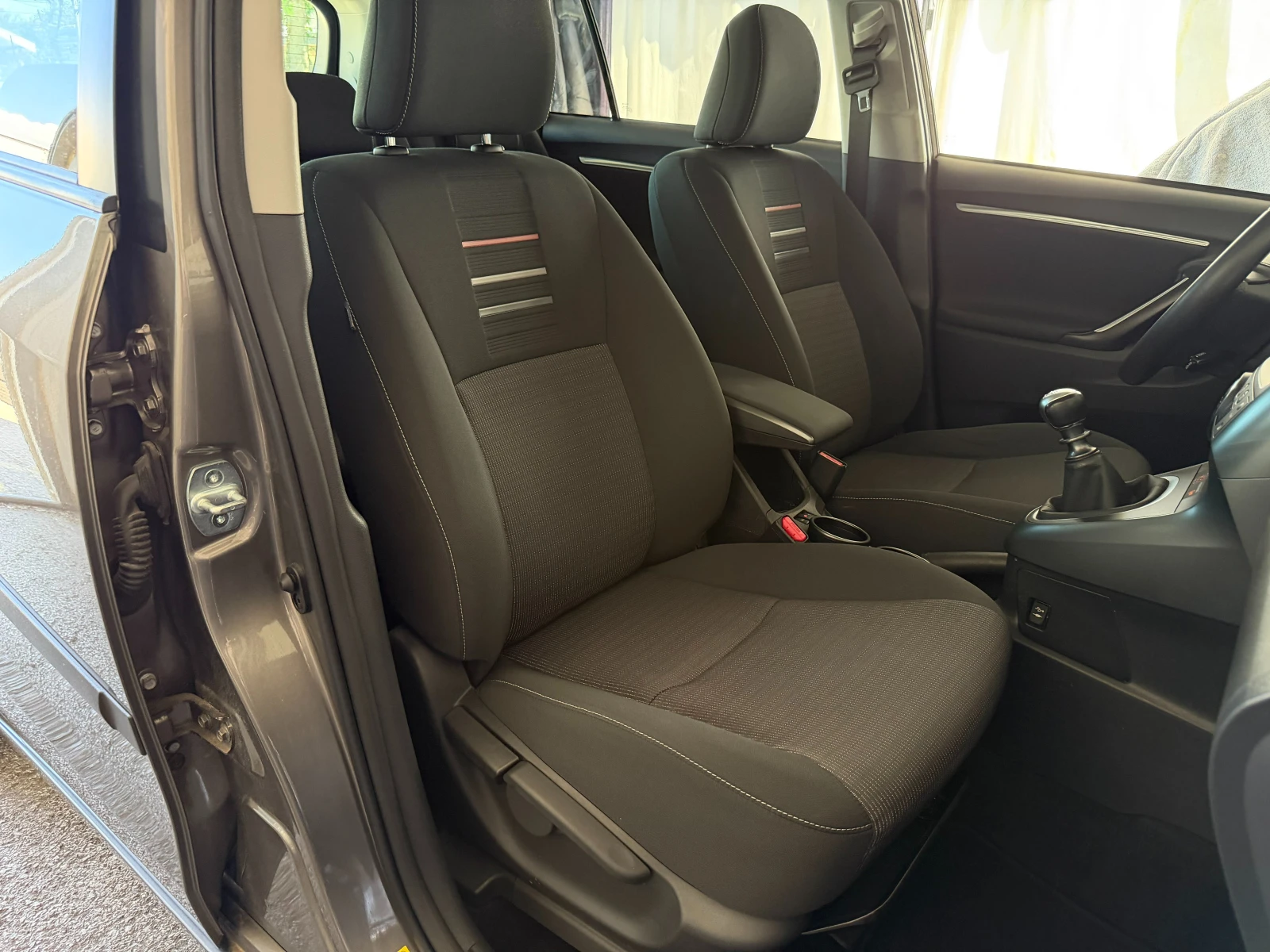 Toyota Verso 1.8I* СЕРВИЗНА КНИЖКА* ПЪЛНА  ИСТОРИЯ В ТОЙОТА, снимка 12 - Автомобили и джипове - 55728098