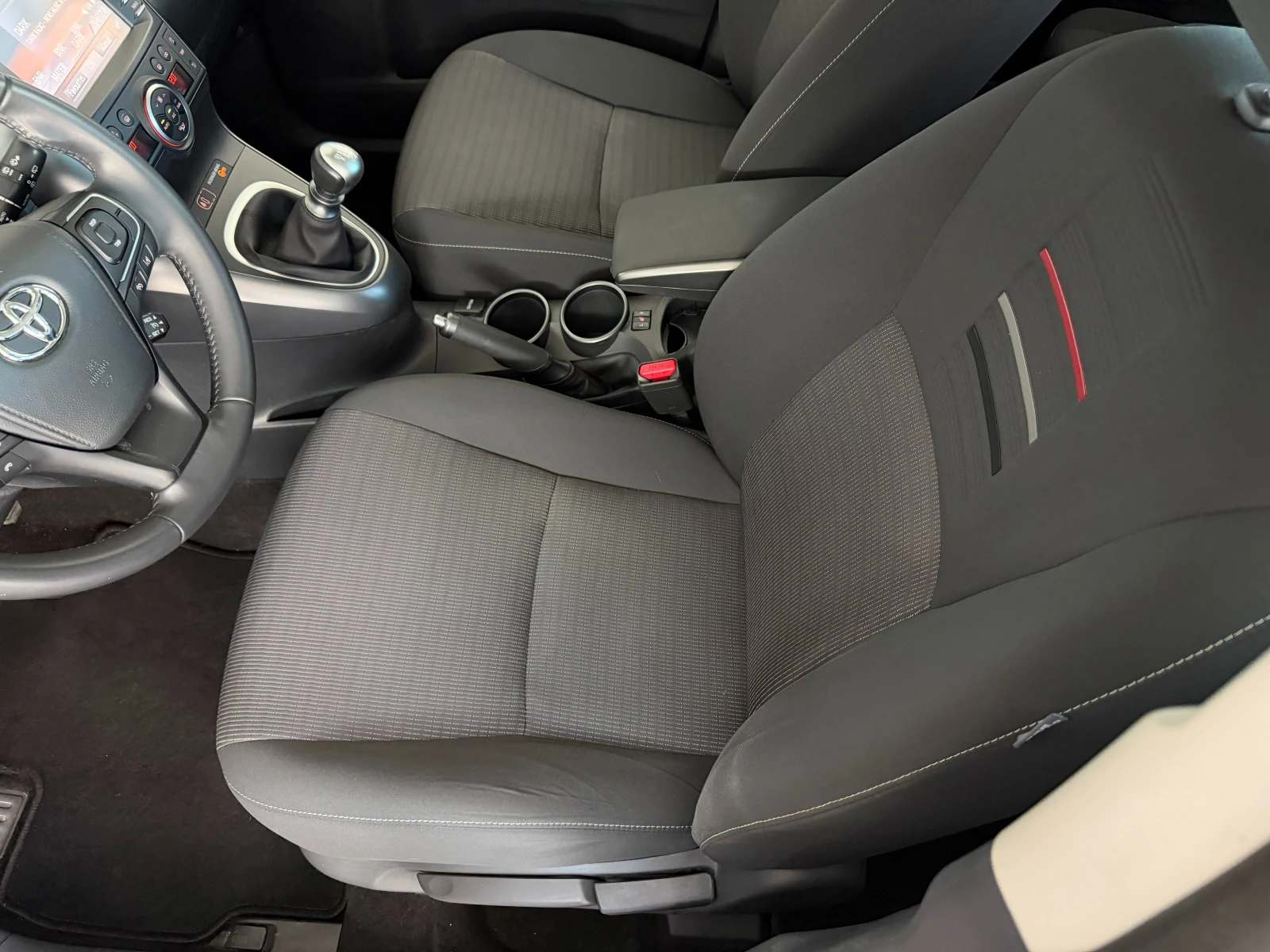 Toyota Verso 1.8I* СЕРВИЗНА КНИЖКА* ПЪЛНА  ИСТОРИЯ В ТОЙОТА, снимка 8 - Автомобили и джипове - 55728098