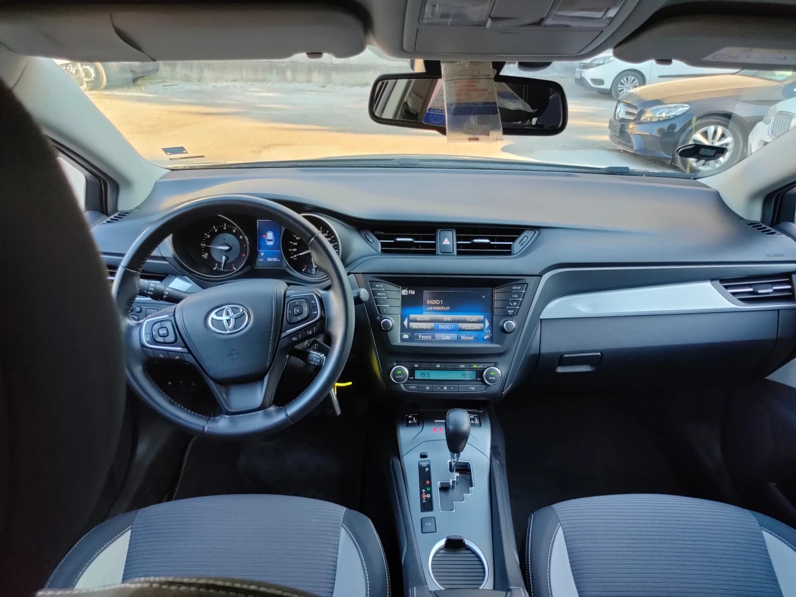 Toyota Avensis, снимка 10 - Автомобили и джипове - 55750588