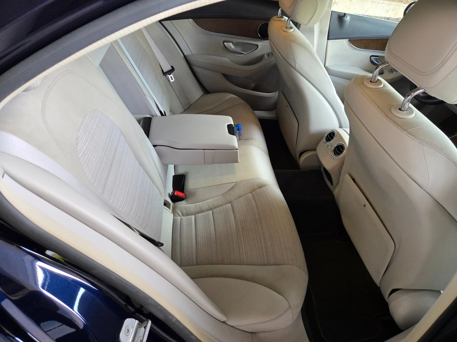 Mercedes-Benz C 250 4matik 360cam.distronic, снимка 13 - Автомобили и джипове - 55811377