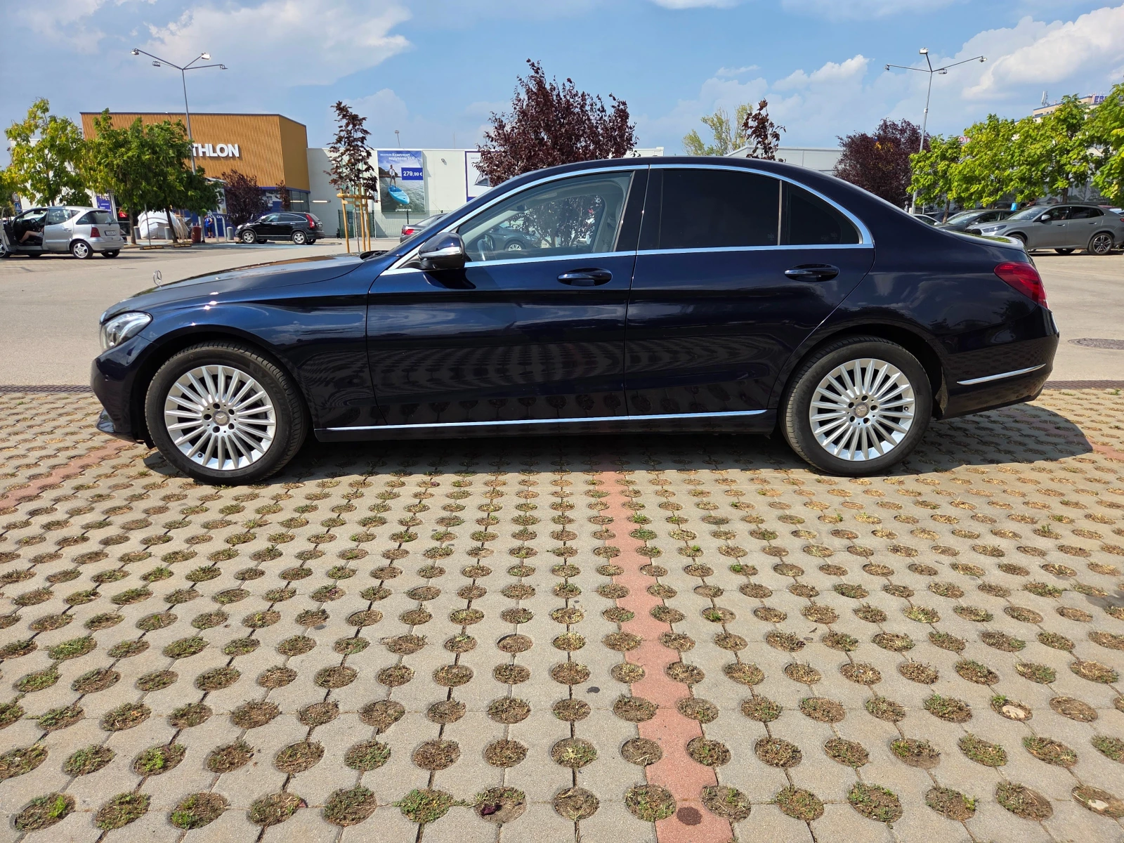 Mercedes-Benz C 250 4matik 360cam.distronic, снимка 2 - Автомобили и джипове - 55811377