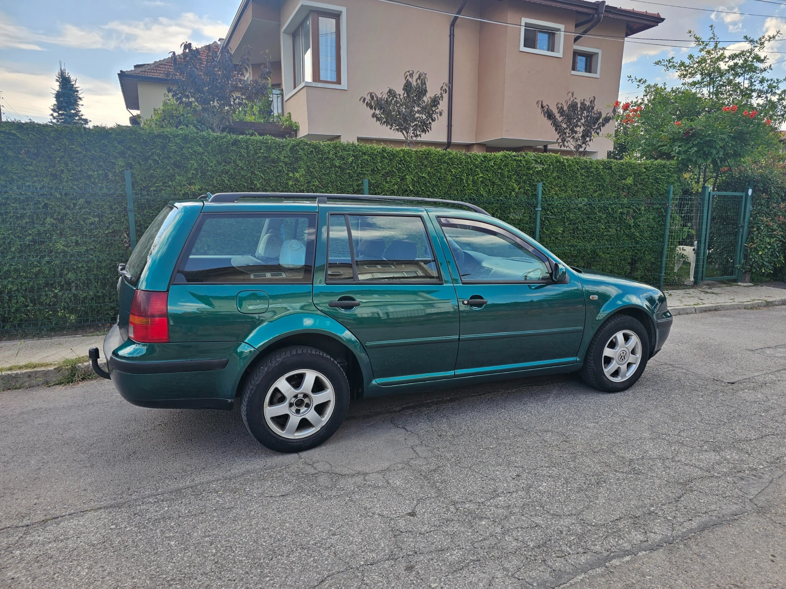 VW Golf 1.9TDI-4x4-Гаражен, снимка 8 - Автомобили и джипове - 55908016