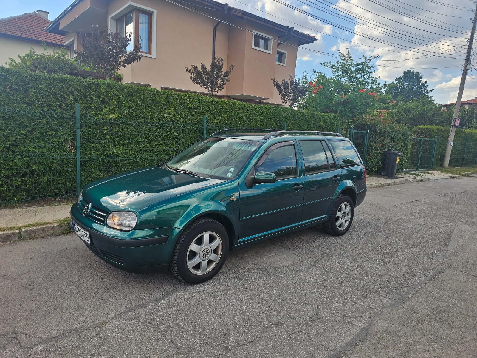 VW Golf 1.9TDI-4x4-Гаражен, снимка 2 - Автомобили и джипове - 55908016